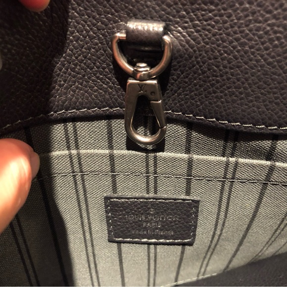 Louis Vuitton Empreinte studded Montaigne BB black - Picture 6 of 9